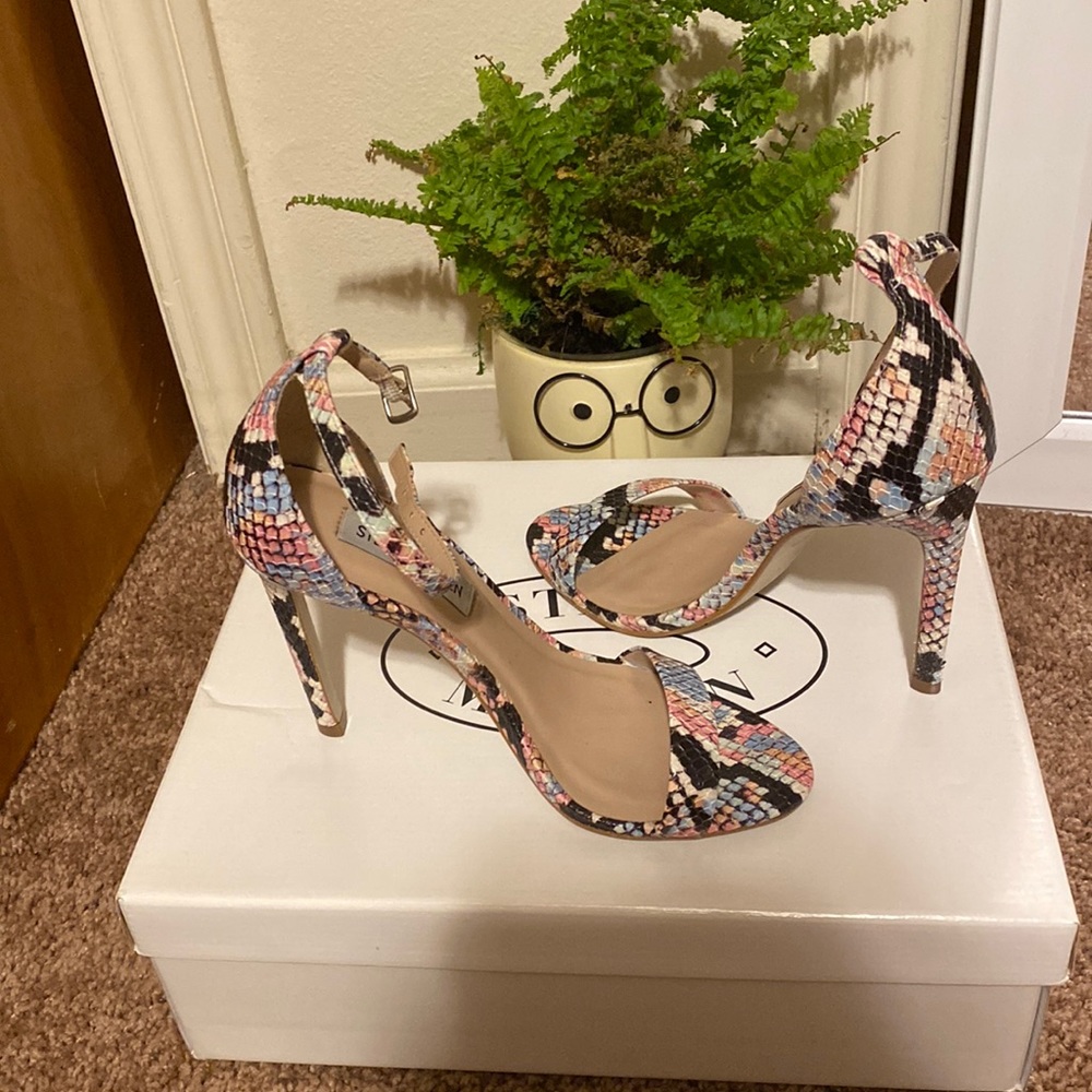 High heels brand steve maden, made in Brazil. Size 5.5m wore thrice